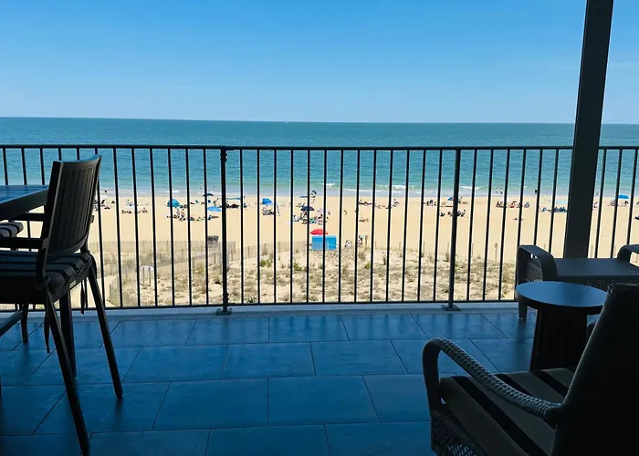 Family Friendly 2br, Amazing Unobstructed Ocean View,huge Balcony, Pool Apartment